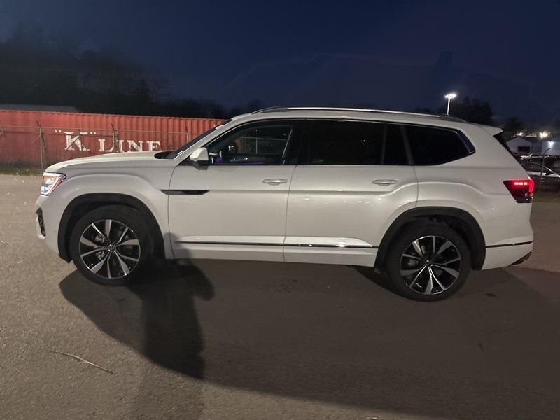 new 2025 Volkswagen Atlas car, priced at $54,999