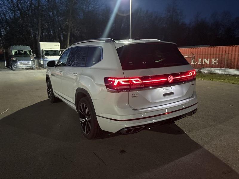 new 2025 Volkswagen Atlas car, priced at $54,999