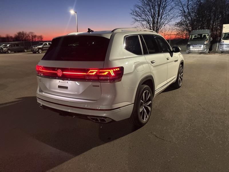 new 2025 Volkswagen Atlas car, priced at $54,999