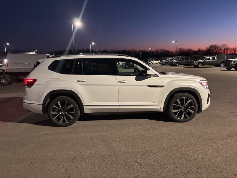 new 2025 Volkswagen Atlas car, priced at $54,999