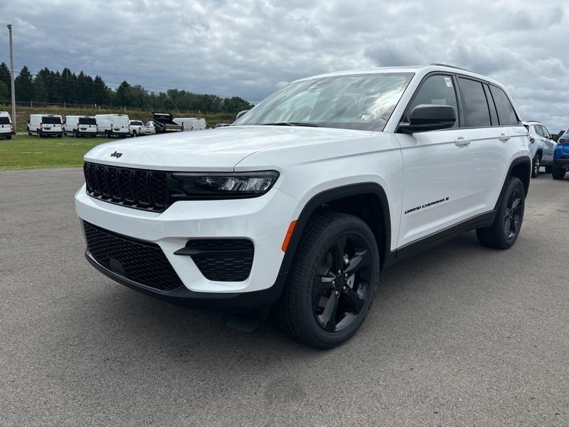 new 2024 Jeep Grand Cherokee car, priced at $42,207