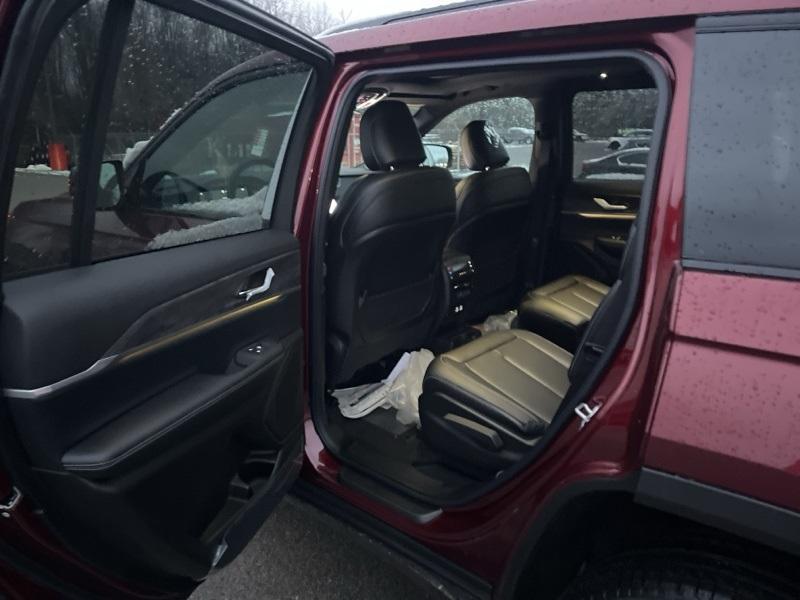 new 2025 Jeep Grand Cherokee L car