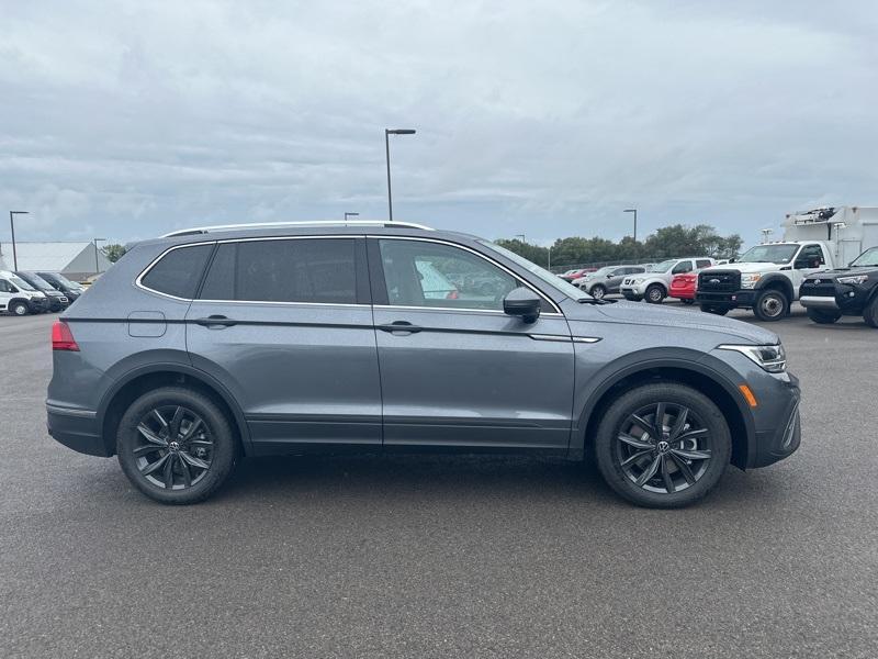 new 2024 Volkswagen Tiguan car, priced at $32,699