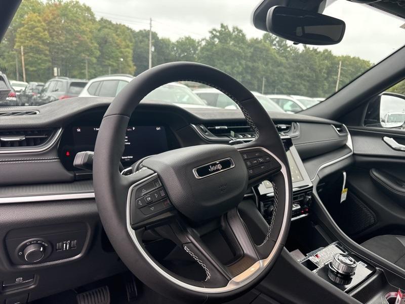 new 2024 Jeep Grand Cherokee L car, priced at $44,949