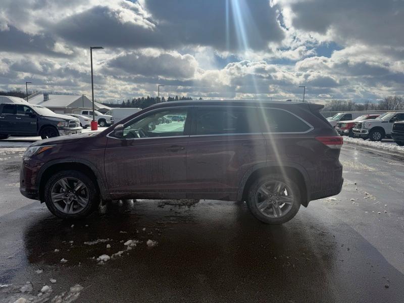 used 2017 Toyota Highlander car, priced at $29,543