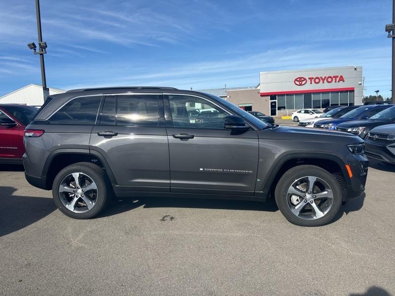 new 2024 Jeep Grand Cherokee car, priced at $47,710