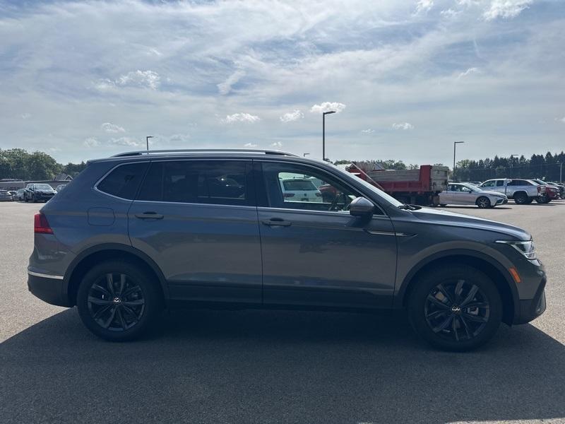 new 2024 Volkswagen Tiguan car, priced at $32,699