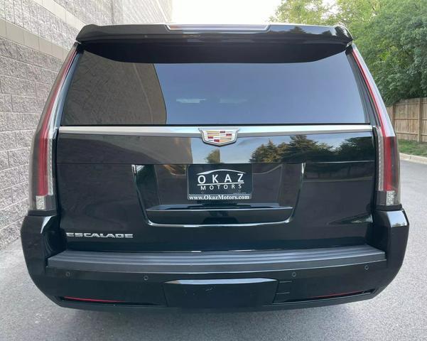 used 2015 Cadillac Escalade ESV car, priced at $28,995
