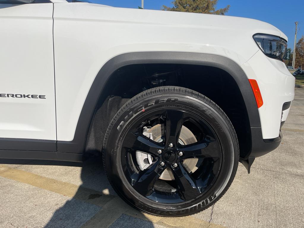 new 2025 Jeep Grand Cherokee L car, priced at $43,275