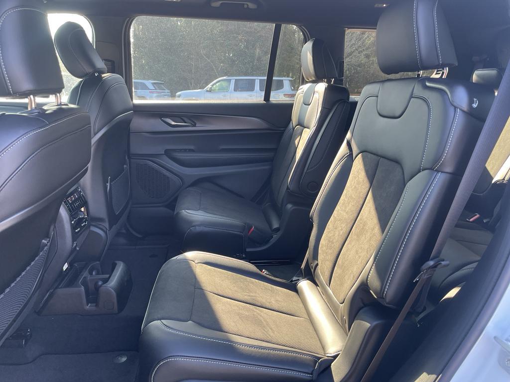 new 2025 Jeep Grand Cherokee L car, priced at $43,275