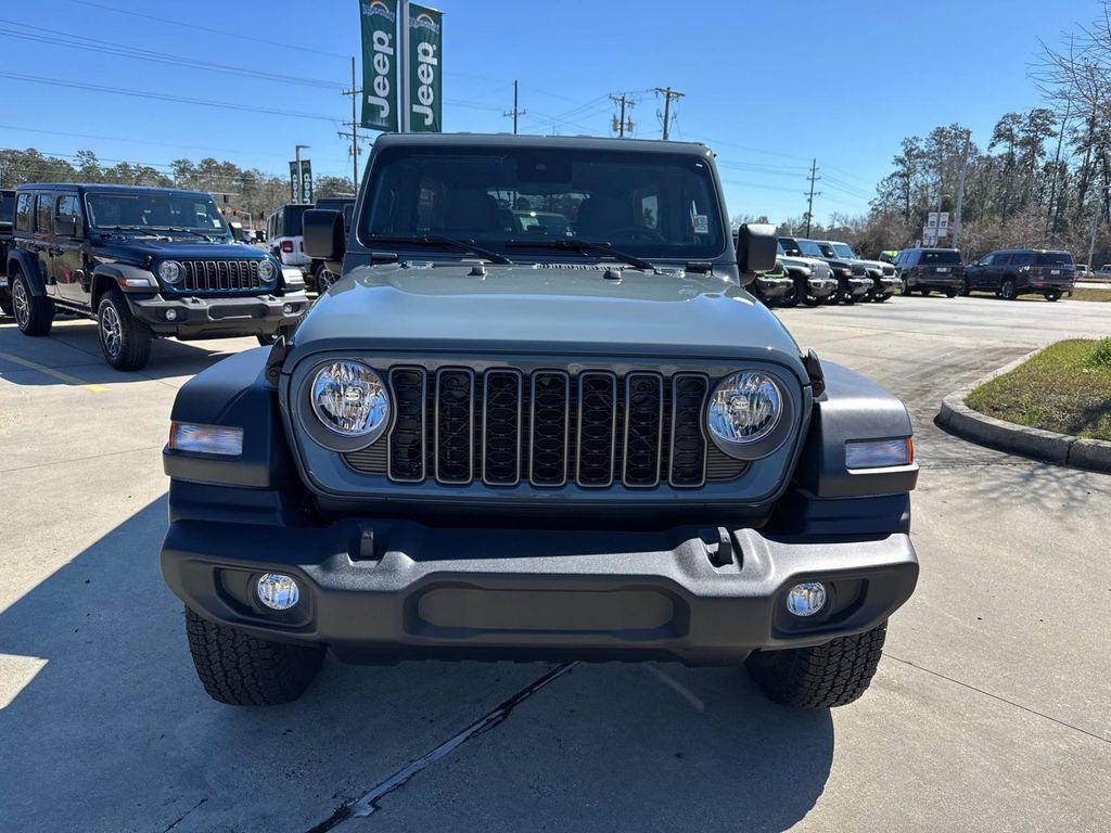 new 2025 Jeep Wrangler car, priced at $46,665