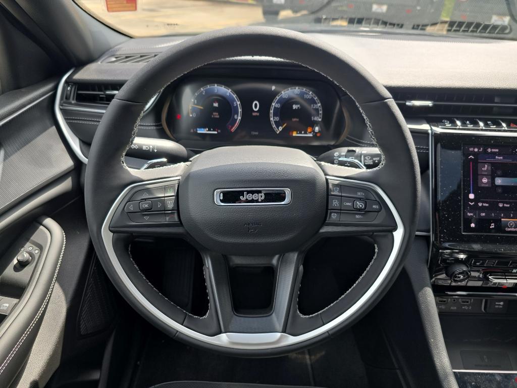 new 2025 Jeep Grand Cherokee L car, priced at $40,670