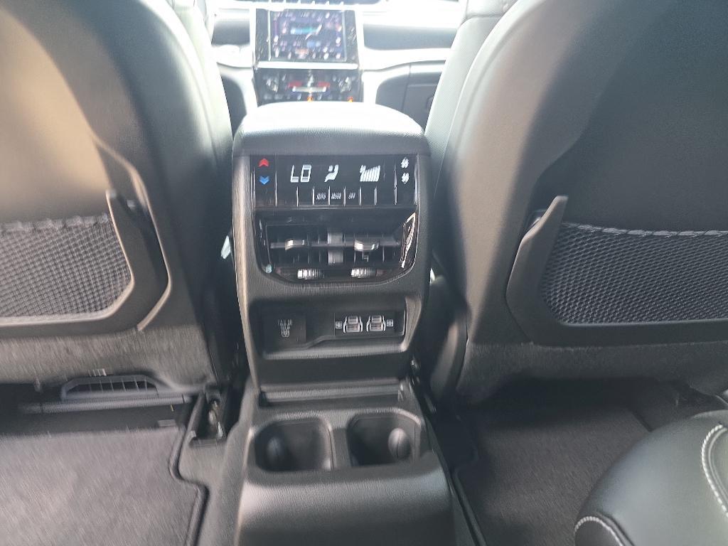 new 2025 Jeep Grand Cherokee L car, priced at $40,670