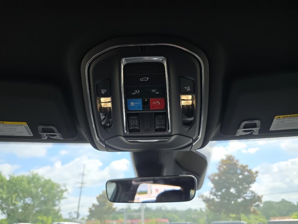 new 2025 Jeep Grand Cherokee L car, priced at $40,670