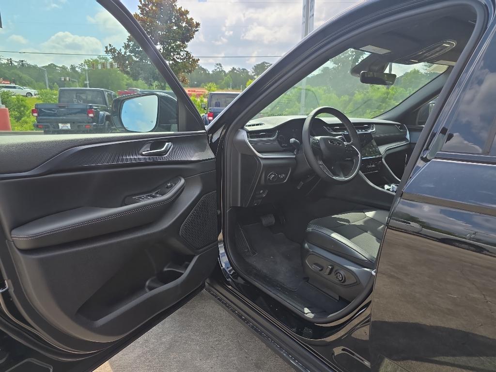 new 2025 Jeep Grand Cherokee L car, priced at $40,670