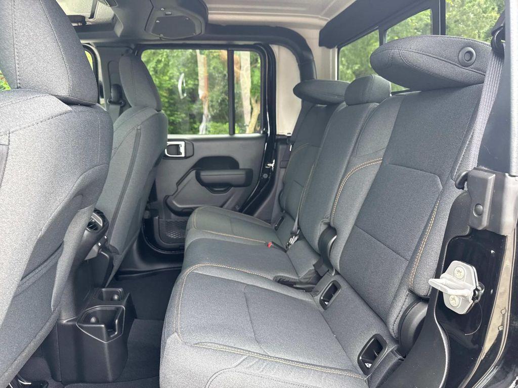 new 2025 Jeep Gladiator car, priced at $44,475
