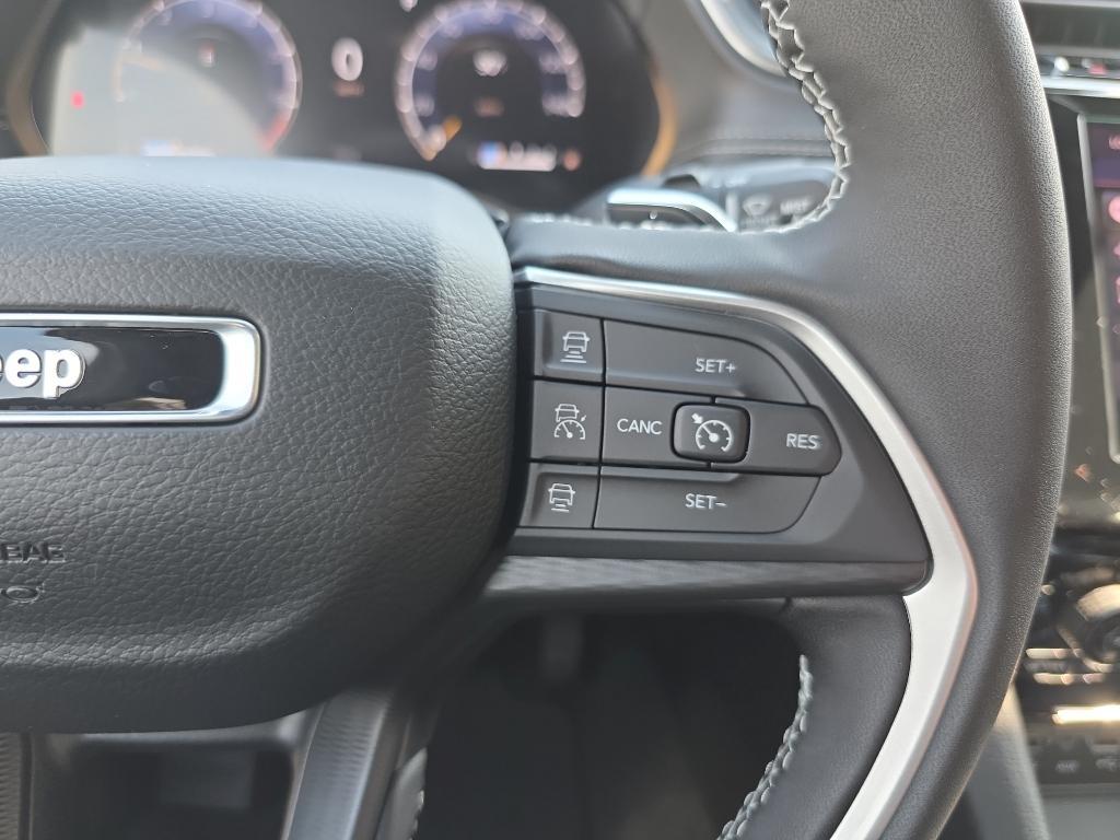 new 2025 Jeep Grand Cherokee car, priced at $38,170