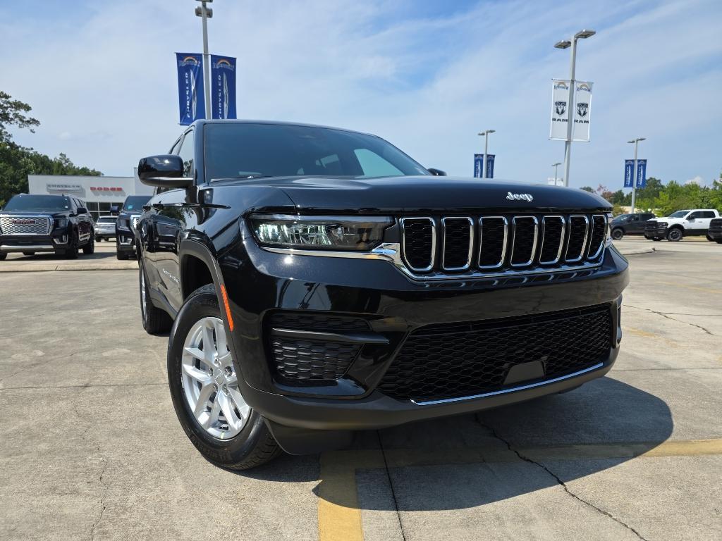 new 2025 Jeep Grand Cherokee car, priced at $38,170