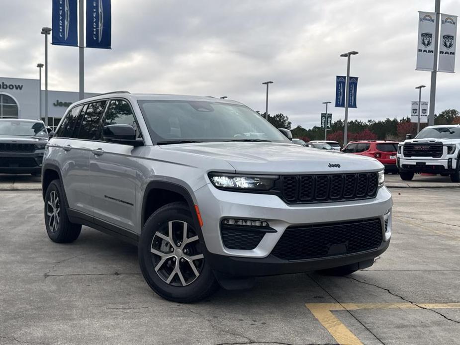 new 2024 Jeep Grand Cherokee car, priced at $49,180