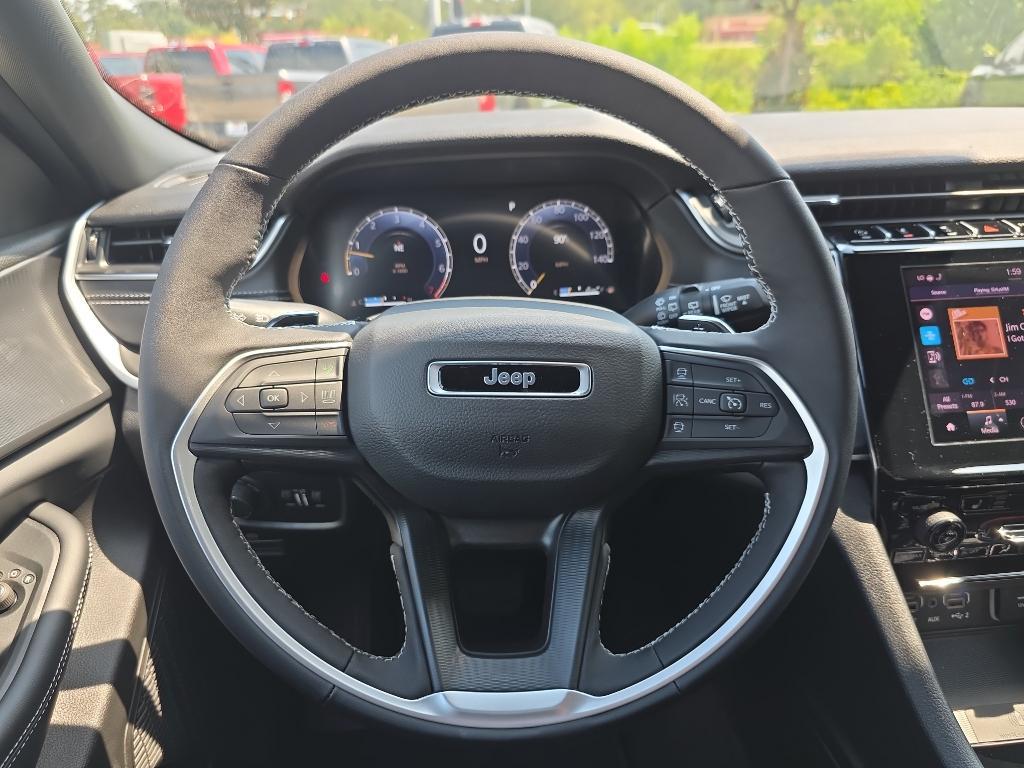 new 2025 Jeep Grand Cherokee car, priced at $38,170