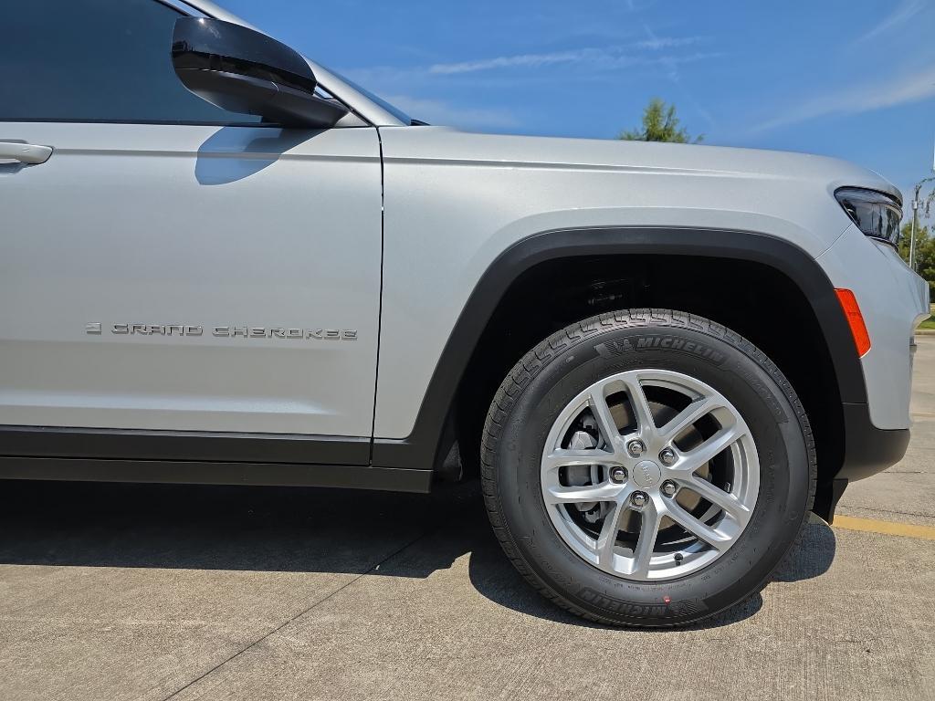 new 2025 Jeep Grand Cherokee car, priced at $38,170
