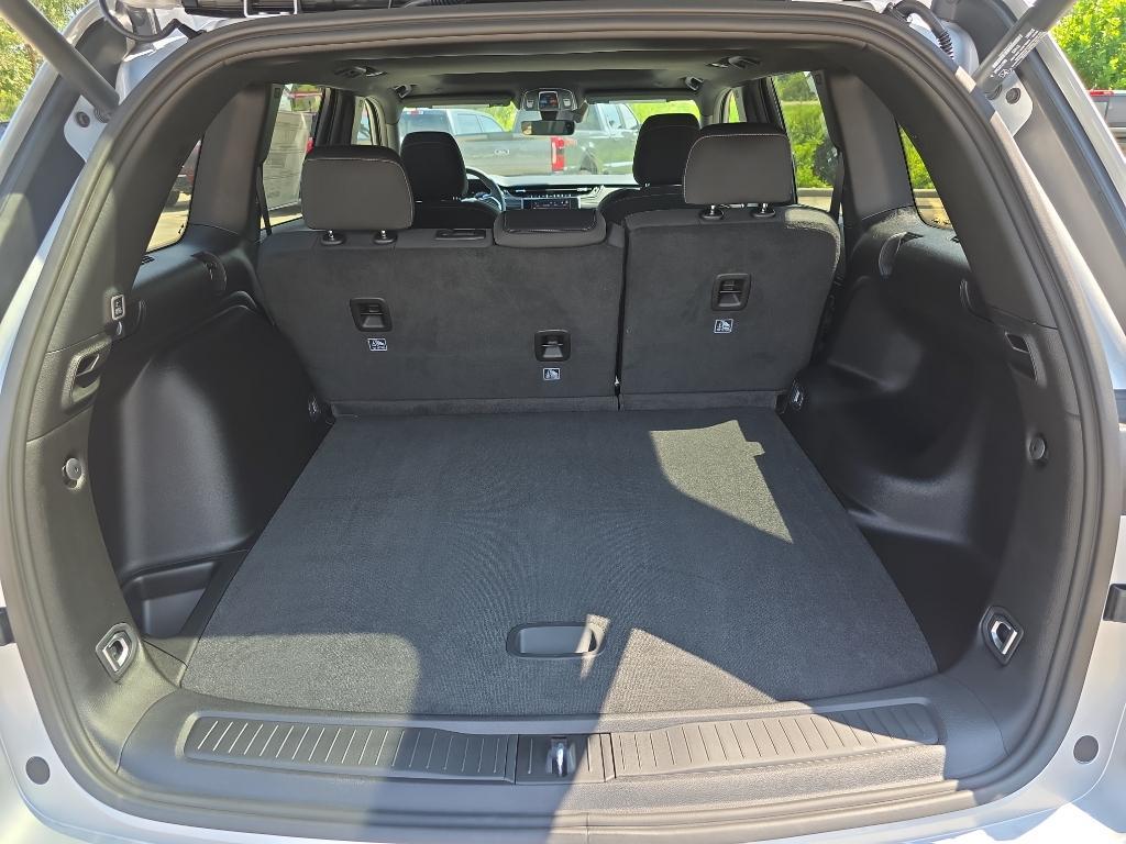 new 2025 Jeep Grand Cherokee car, priced at $38,170
