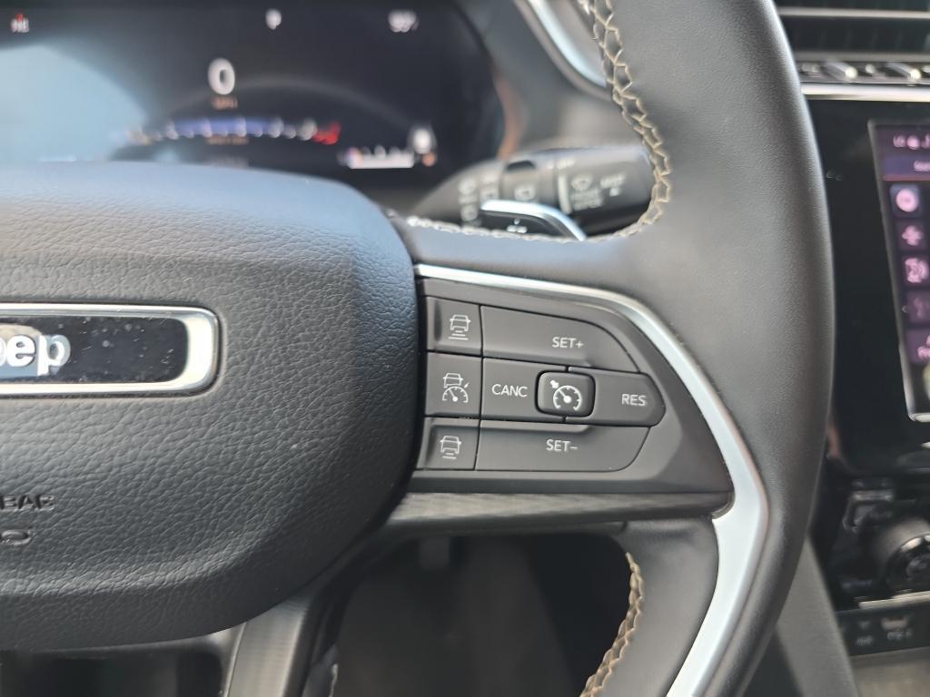 used 2024 Jeep Grand Cherokee car, priced at $30,995