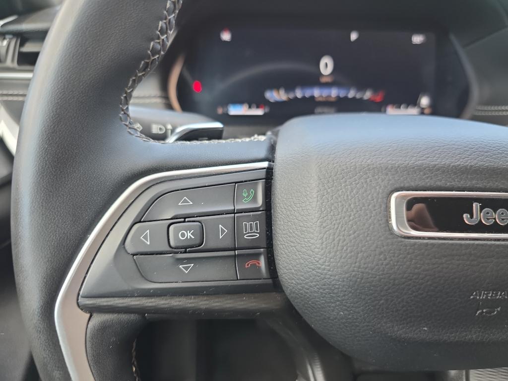 used 2024 Jeep Grand Cherokee car, priced at $30,995