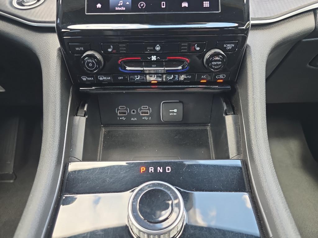 used 2024 Jeep Grand Cherokee car, priced at $30,995