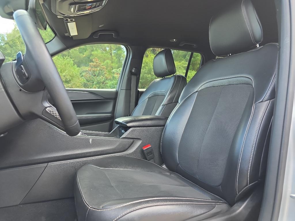 used 2024 Jeep Grand Cherokee car, priced at $30,995