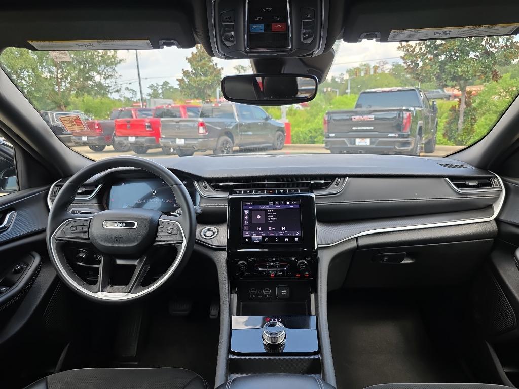 used 2024 Jeep Grand Cherokee car, priced at $30,995