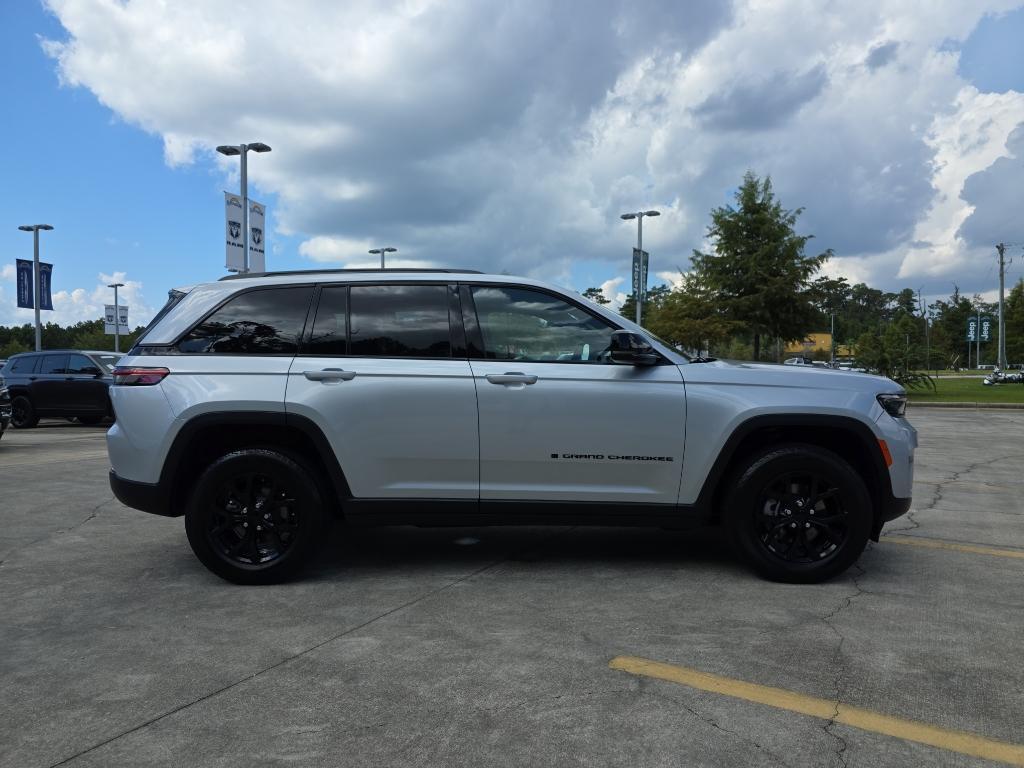 used 2024 Jeep Grand Cherokee car, priced at $30,995