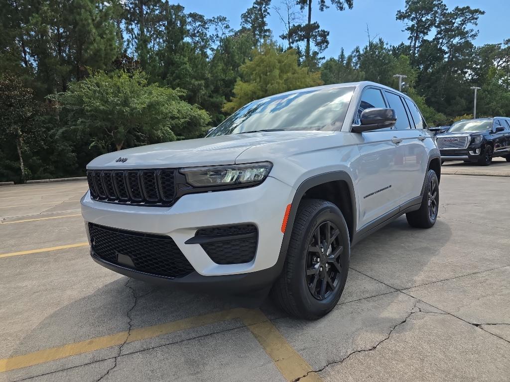 used 2024 Jeep Grand Cherokee car, priced at $30,995