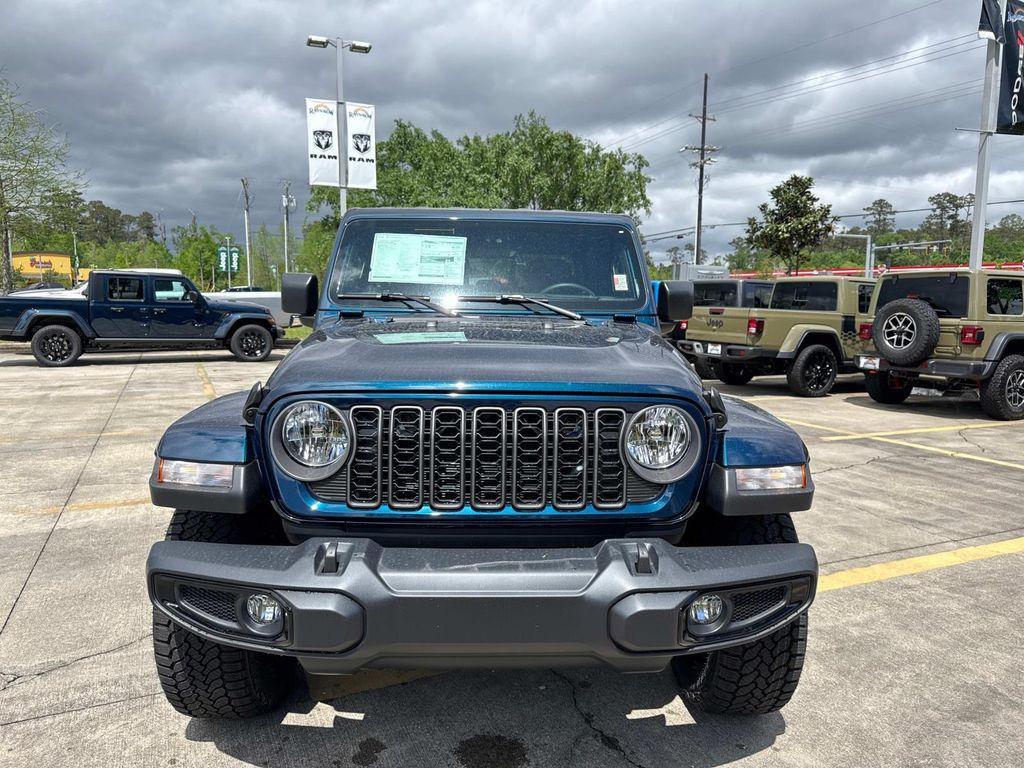 new 2025 Jeep Gladiator car, priced at $43,275
