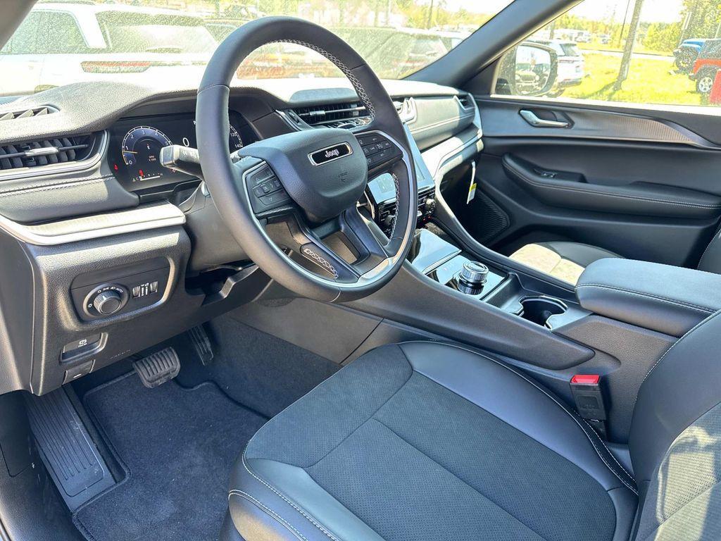 new 2025 Jeep Grand Cherokee L car, priced at $44,870
