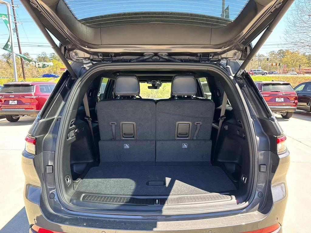 new 2025 Jeep Grand Cherokee L car, priced at $44,870