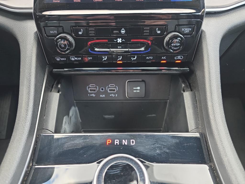 used 2024 Jeep Grand Cherokee car, priced at $31,995
