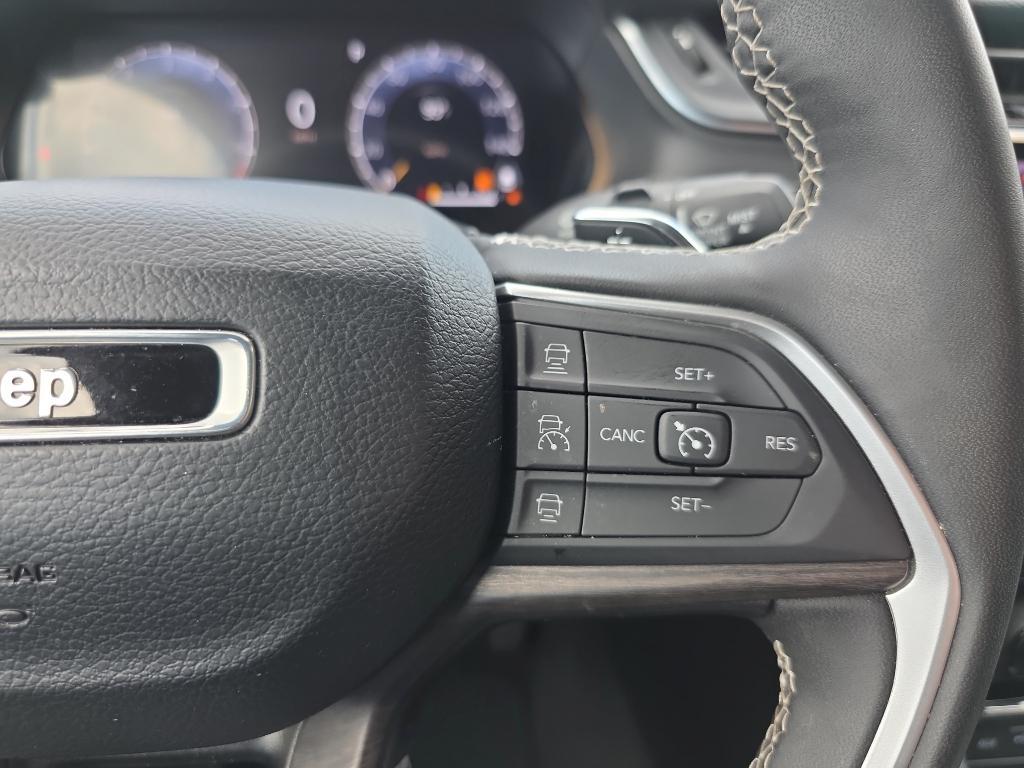 used 2024 Jeep Grand Cherokee car, priced at $31,995