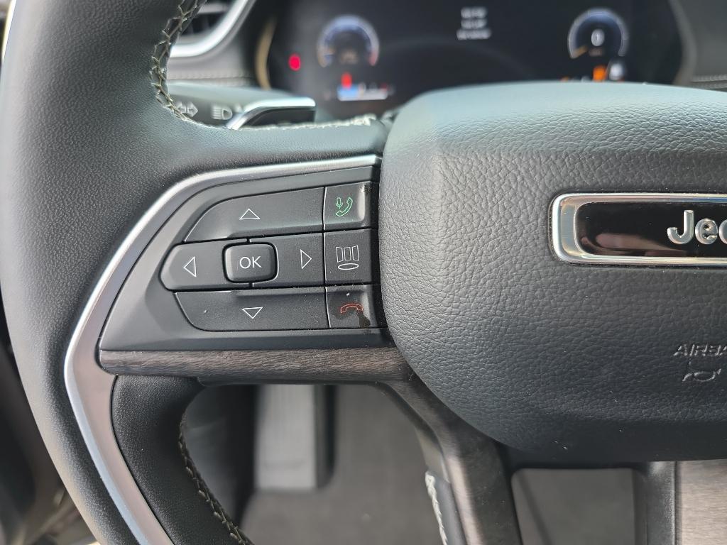 used 2024 Jeep Grand Cherokee car, priced at $31,995