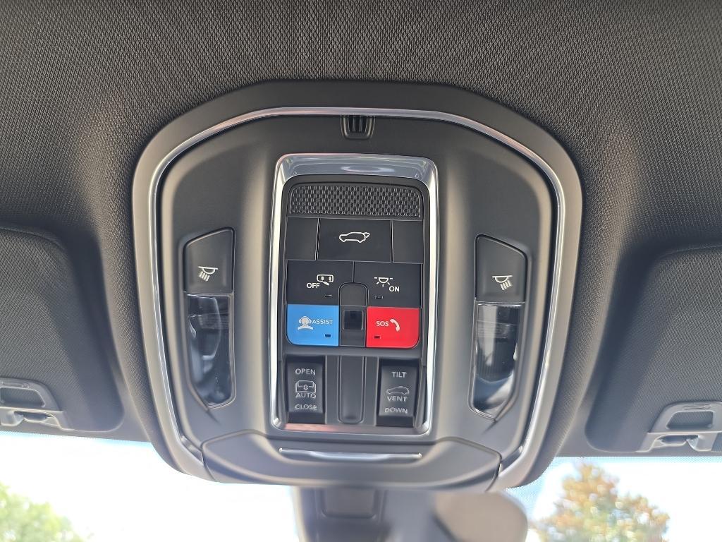 new 2025 Jeep Grand Cherokee car, priced at $39,165