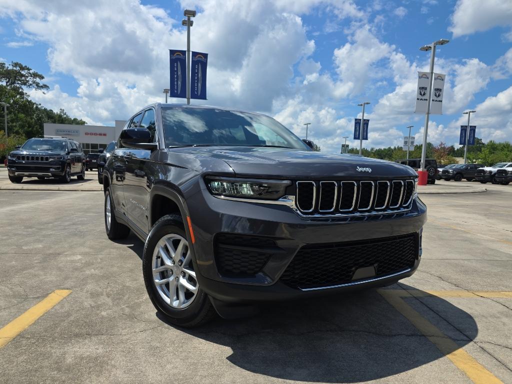 new 2025 Jeep Grand Cherokee car, priced at $39,165