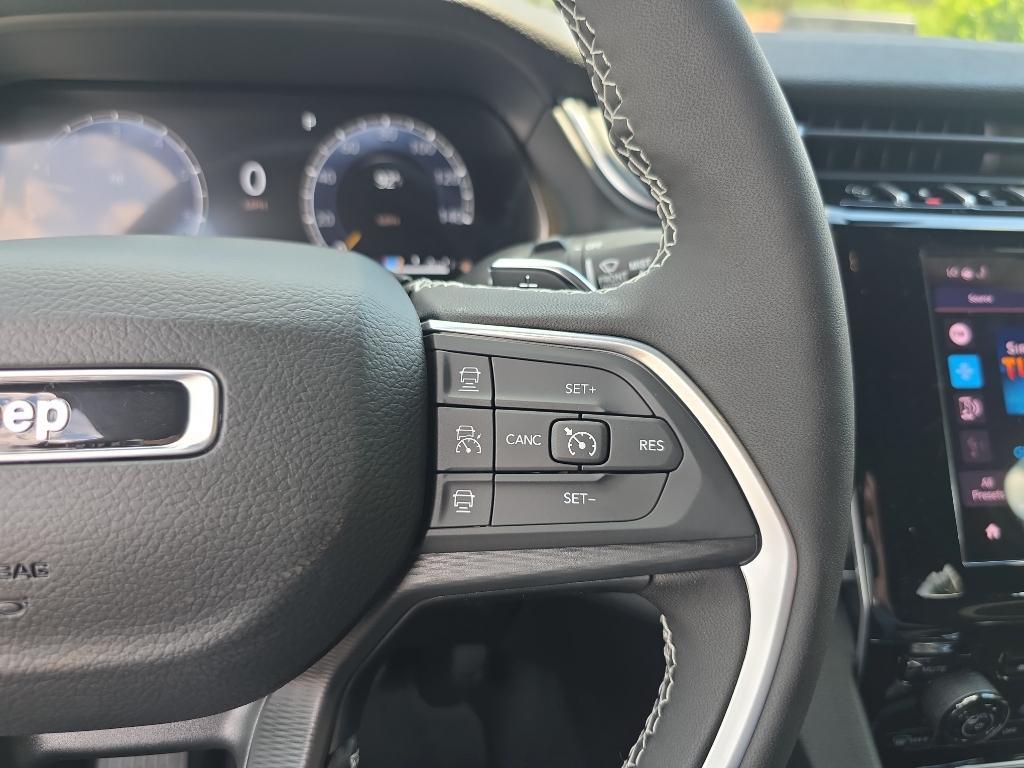 new 2025 Jeep Grand Cherokee car, priced at $39,165