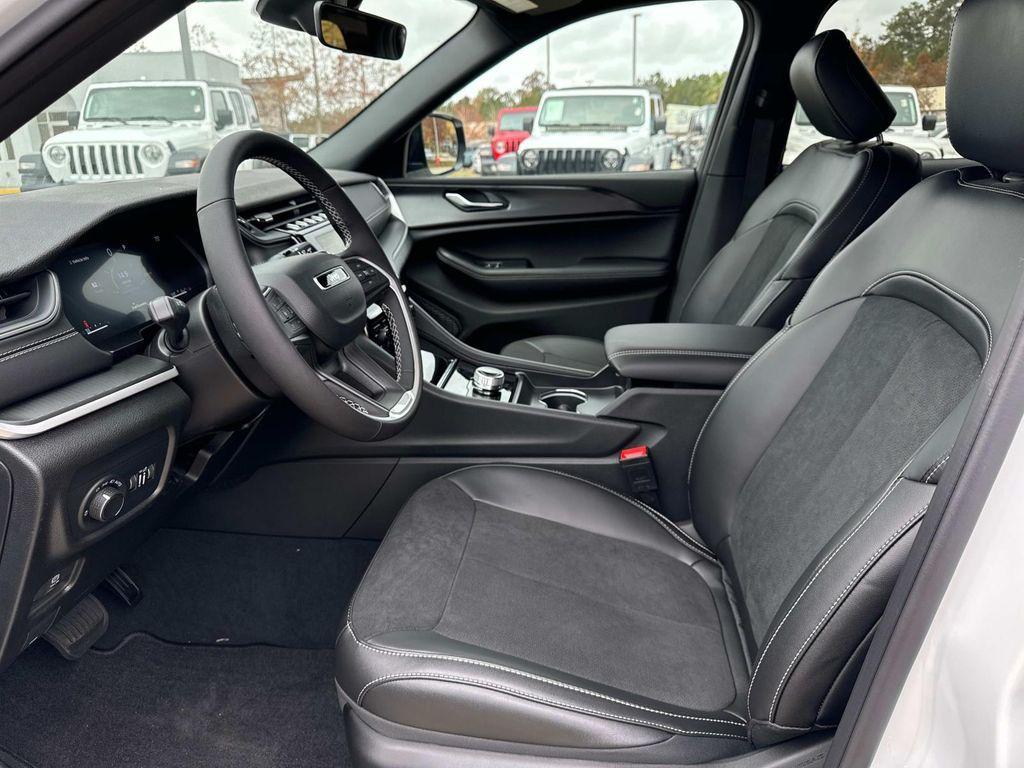 new 2025 Jeep Grand Cherokee L car, priced at $44,575