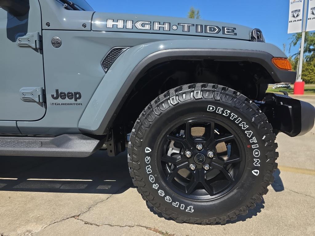 new 2025 Jeep Gladiator car, priced at $46,120