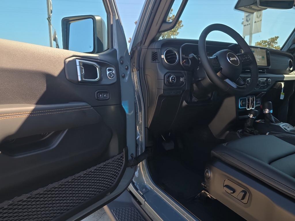 new 2025 Jeep Gladiator car, priced at $46,120