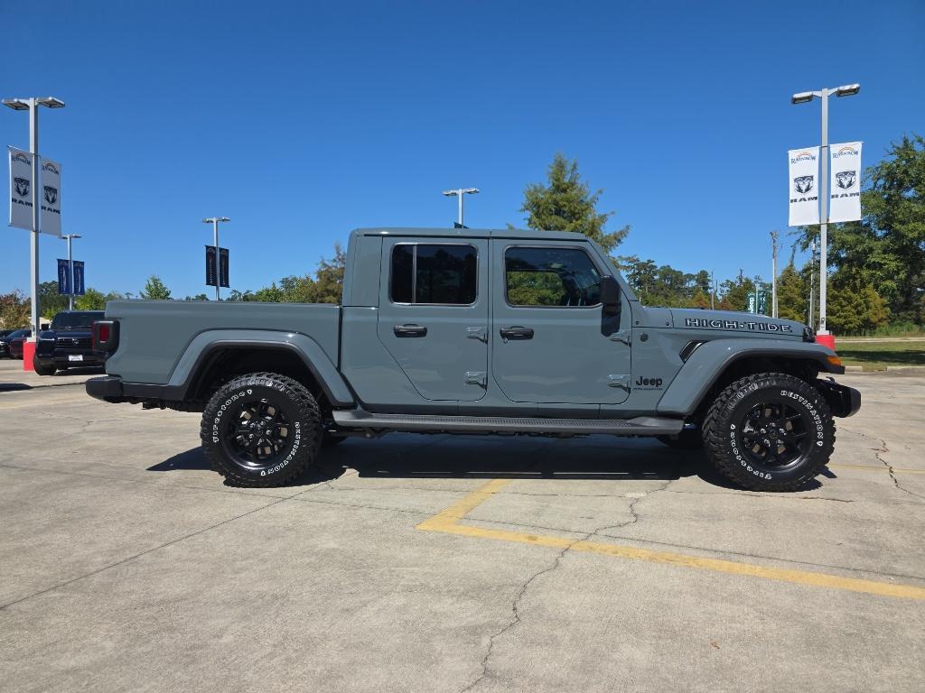 new 2025 Jeep Gladiator car, priced at $46,120
