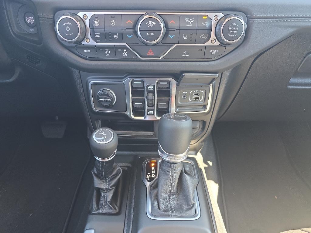 new 2025 Jeep Gladiator car, priced at $46,120