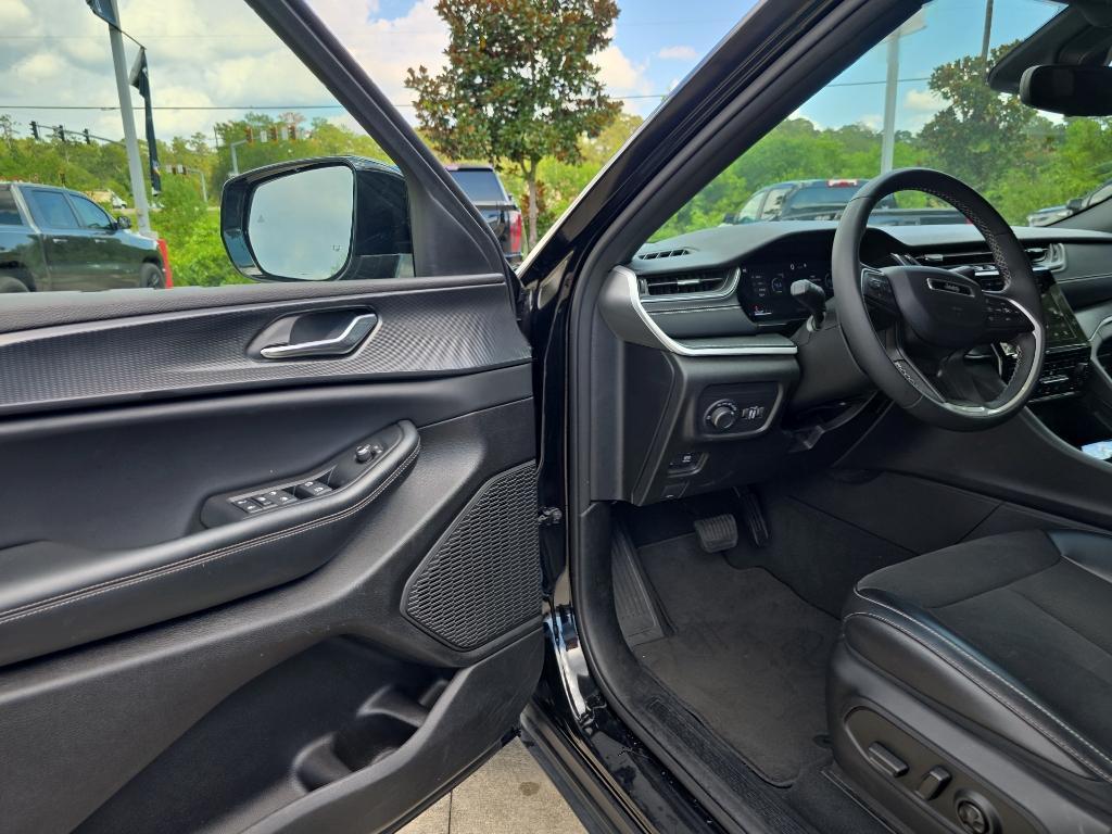 used 2024 Jeep Grand Cherokee L car, priced at $30,495