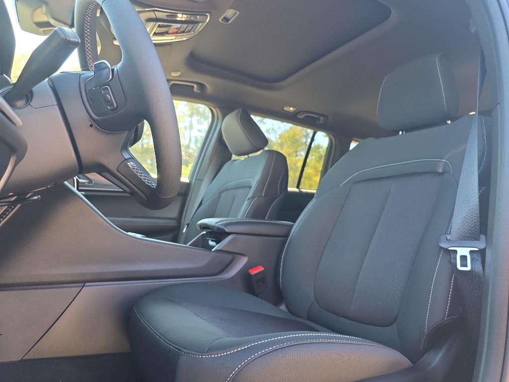 new 2025 Jeep Grand Cherokee car, priced at $37,915