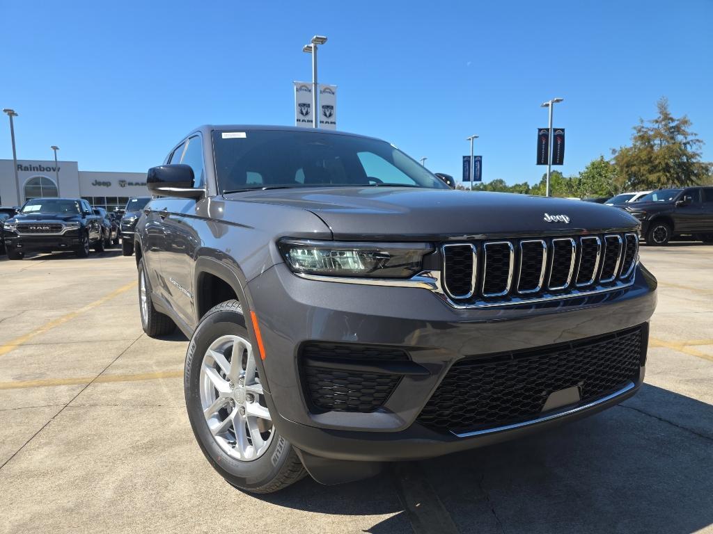 new 2025 Jeep Grand Cherokee car, priced at $38,165